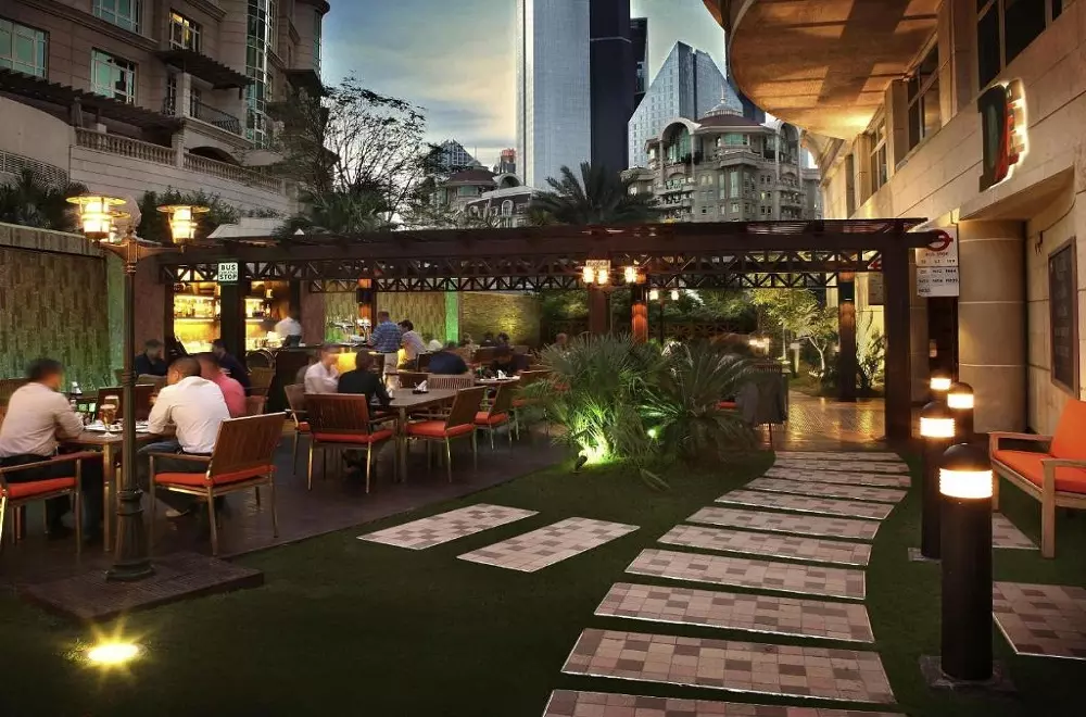 سوئیس اوتل المروج دبی ، زیما سفر